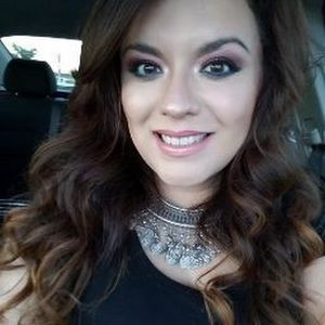 Meet your Posher, Nadia